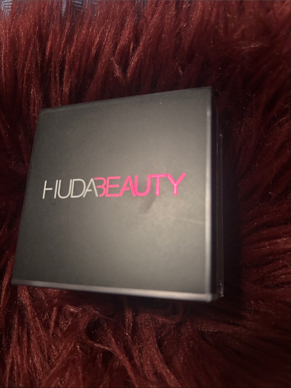 HUDA BEAUTY Cinnamon Bun Loose Baking & Setting Powder – Warm Brown Shade